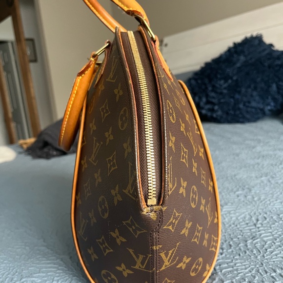 Authentic LV bag - Picture 10 of 10